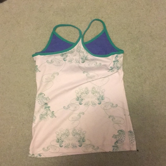 Lululemon workout top with built in bra - Picture 2 of 3